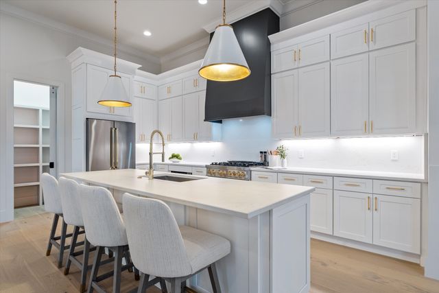 $2,280,000 | 937 South Douglas Avenue, Nashville, TN 37204