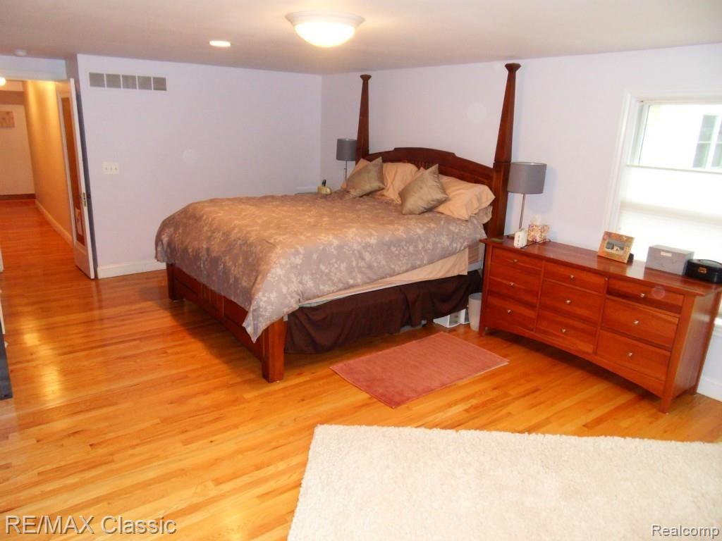232 Woodside Road Royal Oak, MI 48073 - Photo 62 of 90 SDC15383.jpg