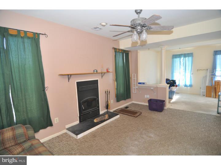 11 Hillside Road Royersford, PA 19468 - Photo 2 of 15 Foyer