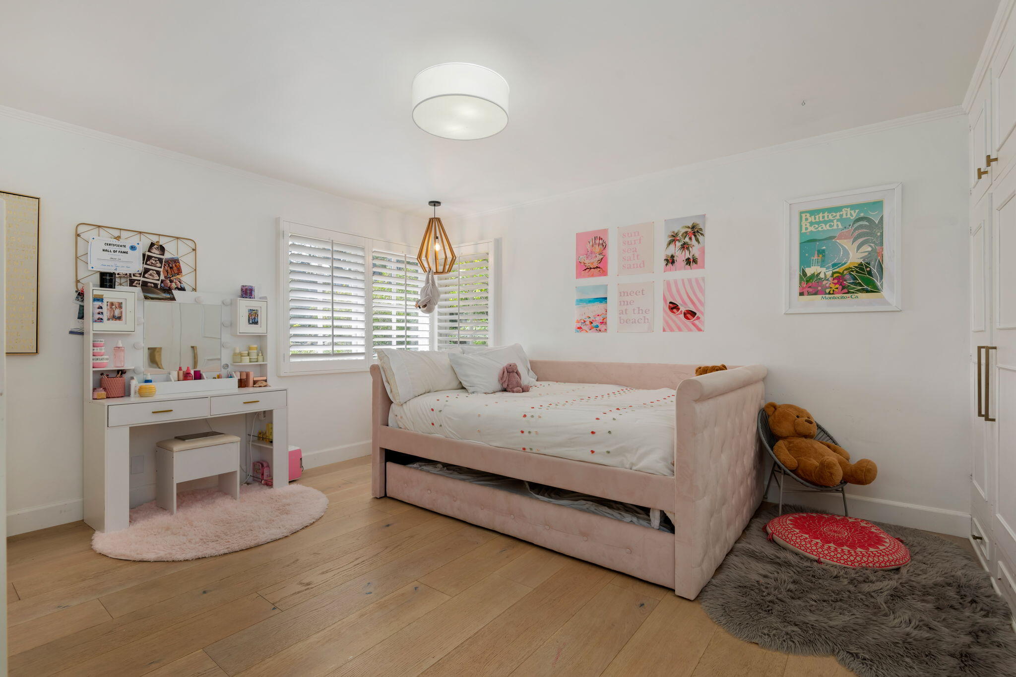 636 Oak Grove Drive Montecito, CA 93108 - Photo 14 of 17 a bedroom with bed and a window