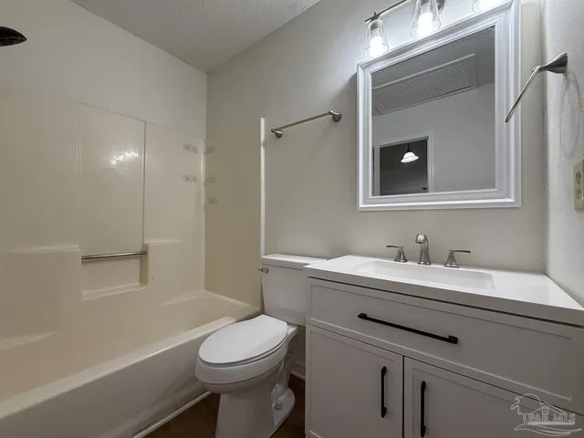 $1,250 | 424 East Burgess Road, Pensacola, FL 32504