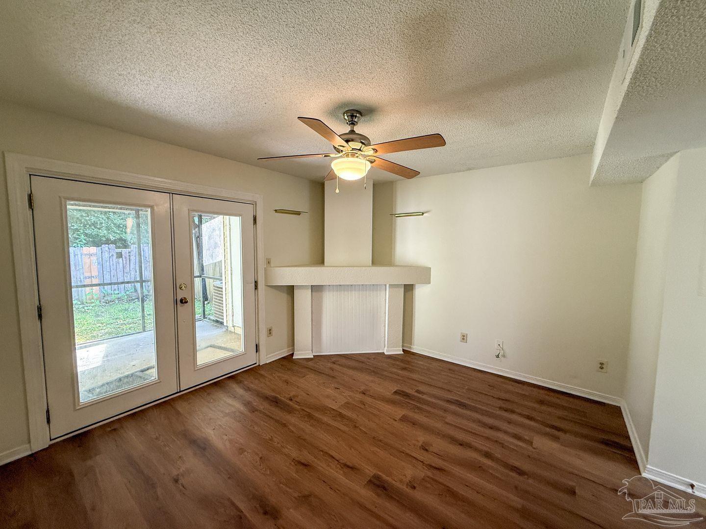 424 East Burgess Road Pensacola, FL 32504 - Photo 6 of 15