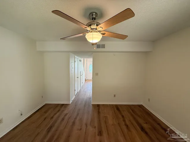 $1,250 | 424 East Burgess Road, Pensacola, FL 32504