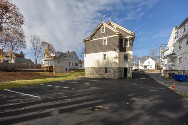 $1,600 | 40 Winthrop Street, Torrington, CT 06790