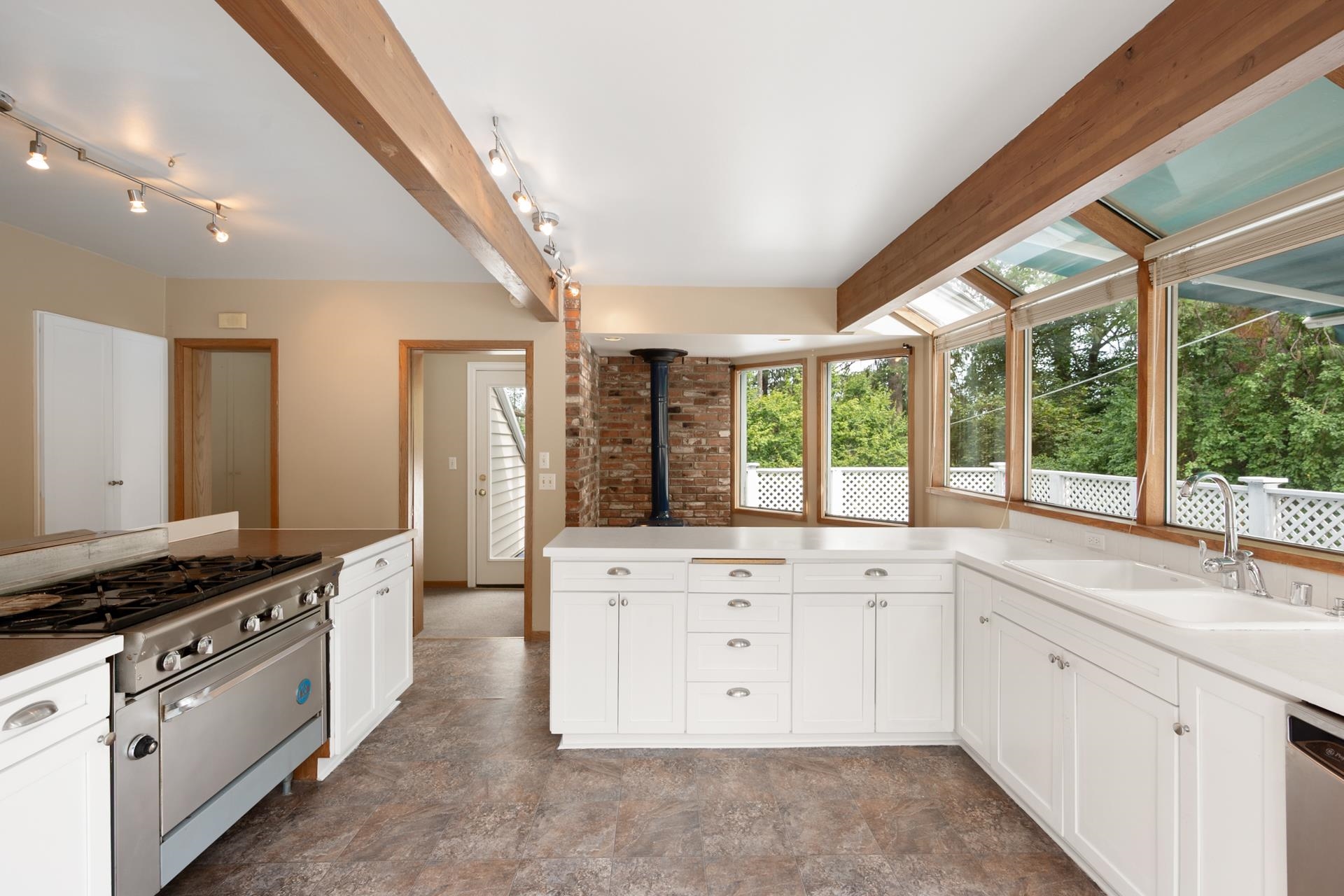1925 South Syringa Road Spokane, WA 99203 - Photo 15 of 46 Gallery Image 15