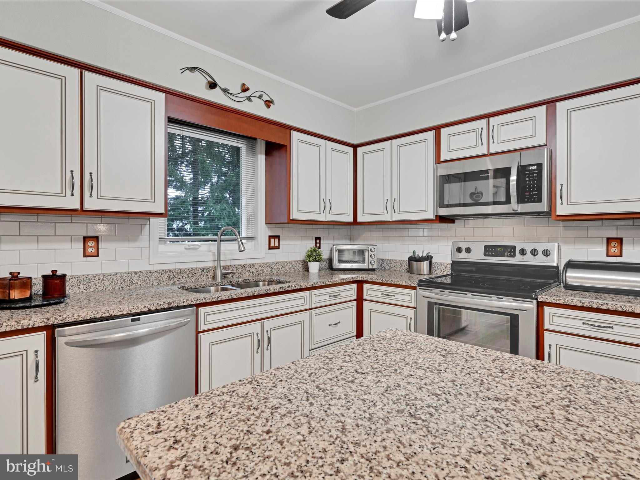 2222 Seitz Drive Lancaster, PA 17601 - Photo 9 of 31 Kitchen