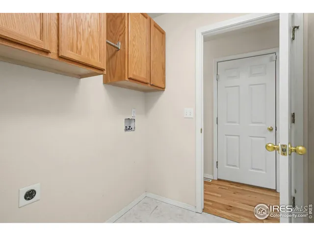 a view of bathroom with shower