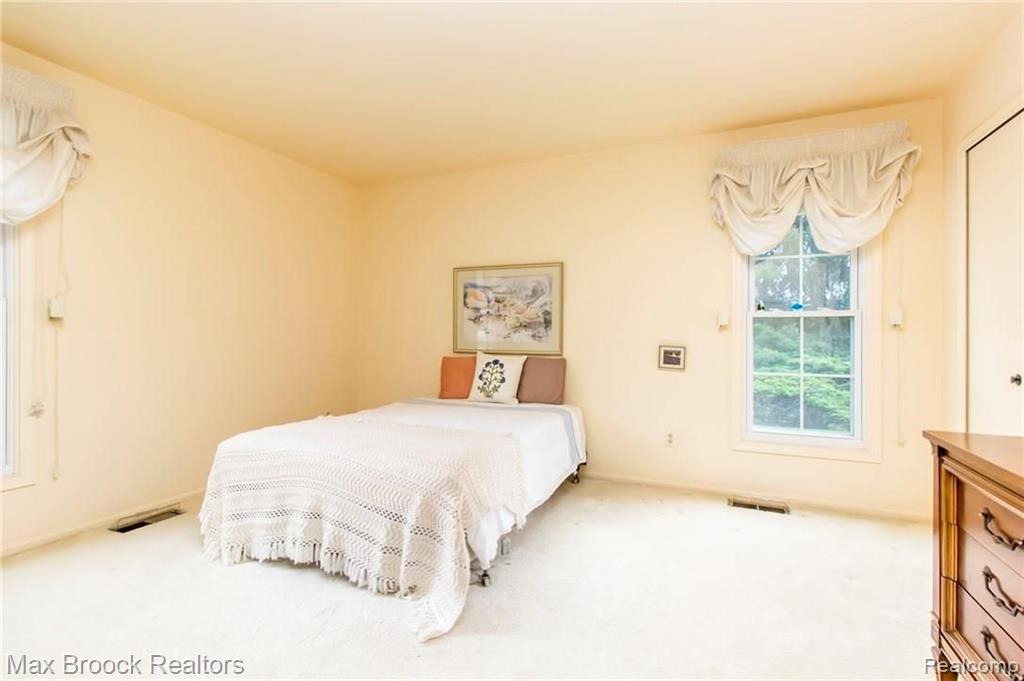 35772 Congress Road Farmington Hills, MI 48335 - Photo 17 of 25