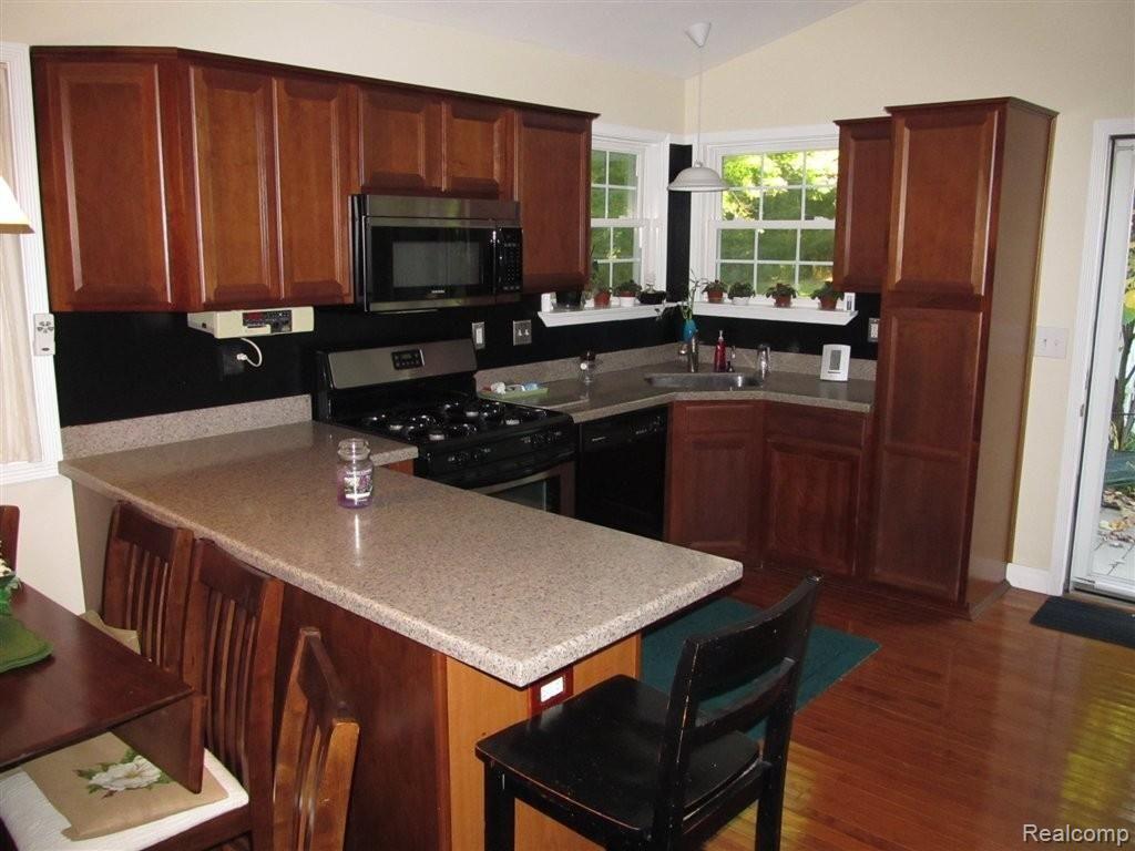 24145 Waltz Road New Boston, MI 48164 - Photo 17 of 37 IMG_2746.JPG