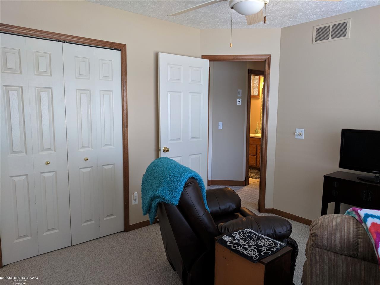 1934 Sundance Ridge Howell, MI 48843 - Photo 40 of 62 31376026-39.JPG