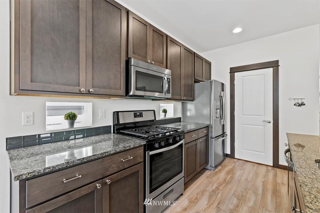 17733 3rd Avenue Southeast Bothell, WA 98012 - Photo 8 of 40