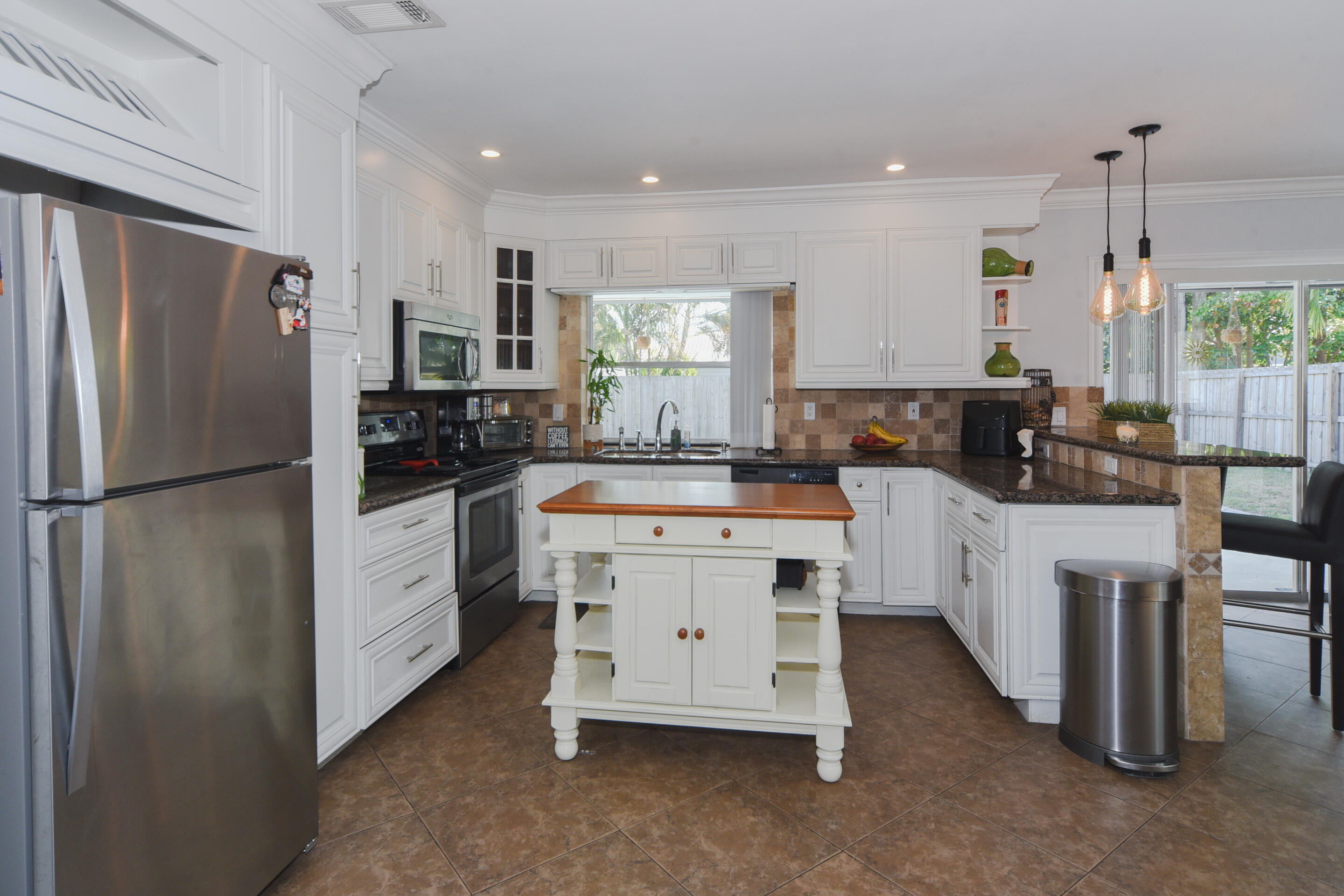 1298 Southwest 13th Street Boca Raton, FL 33486 - Photo 13 of 28 14 Kitchen