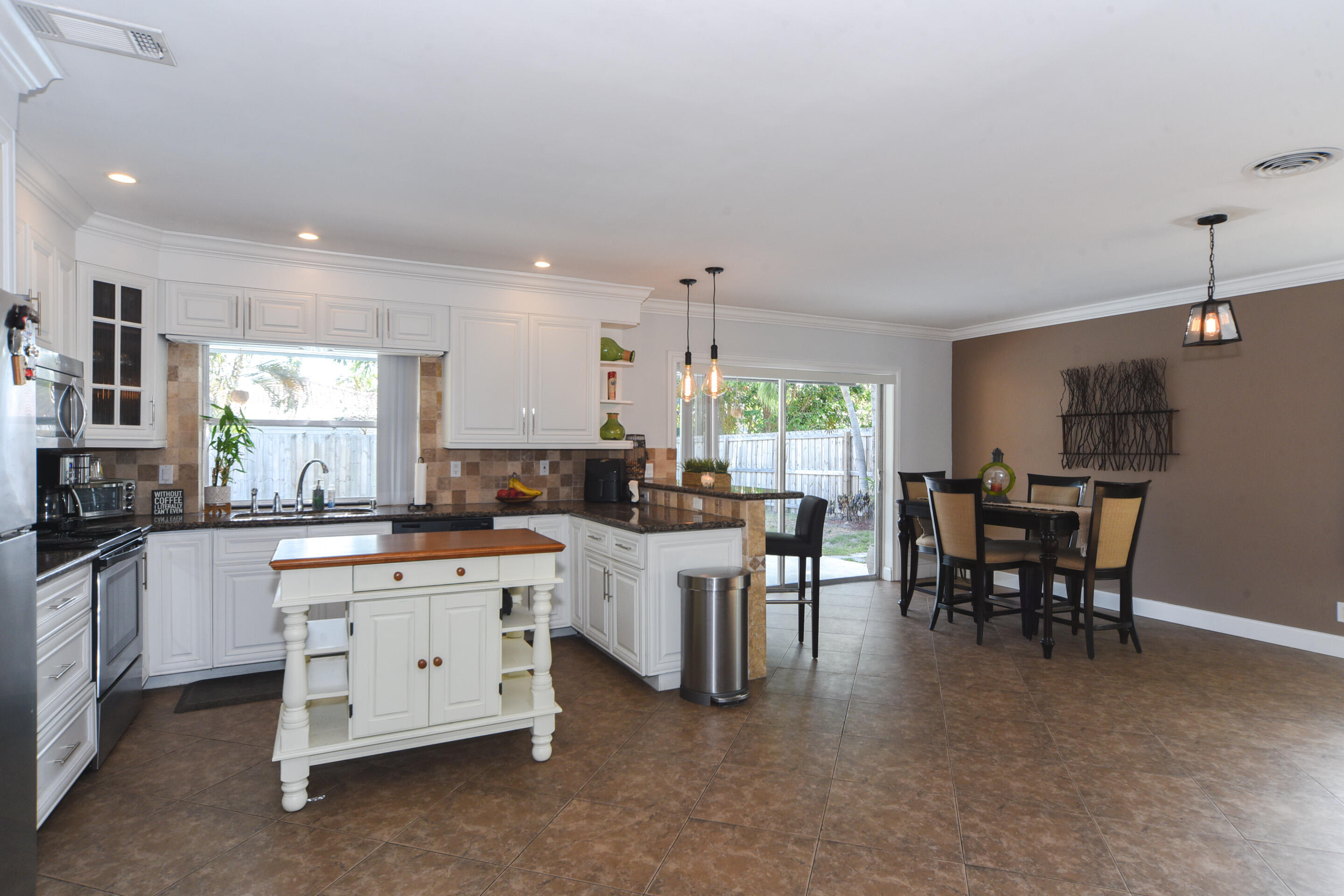 1298 Southwest 13th Street Boca Raton, FL 33486 - Photo 15 of 28 16 Kitchen