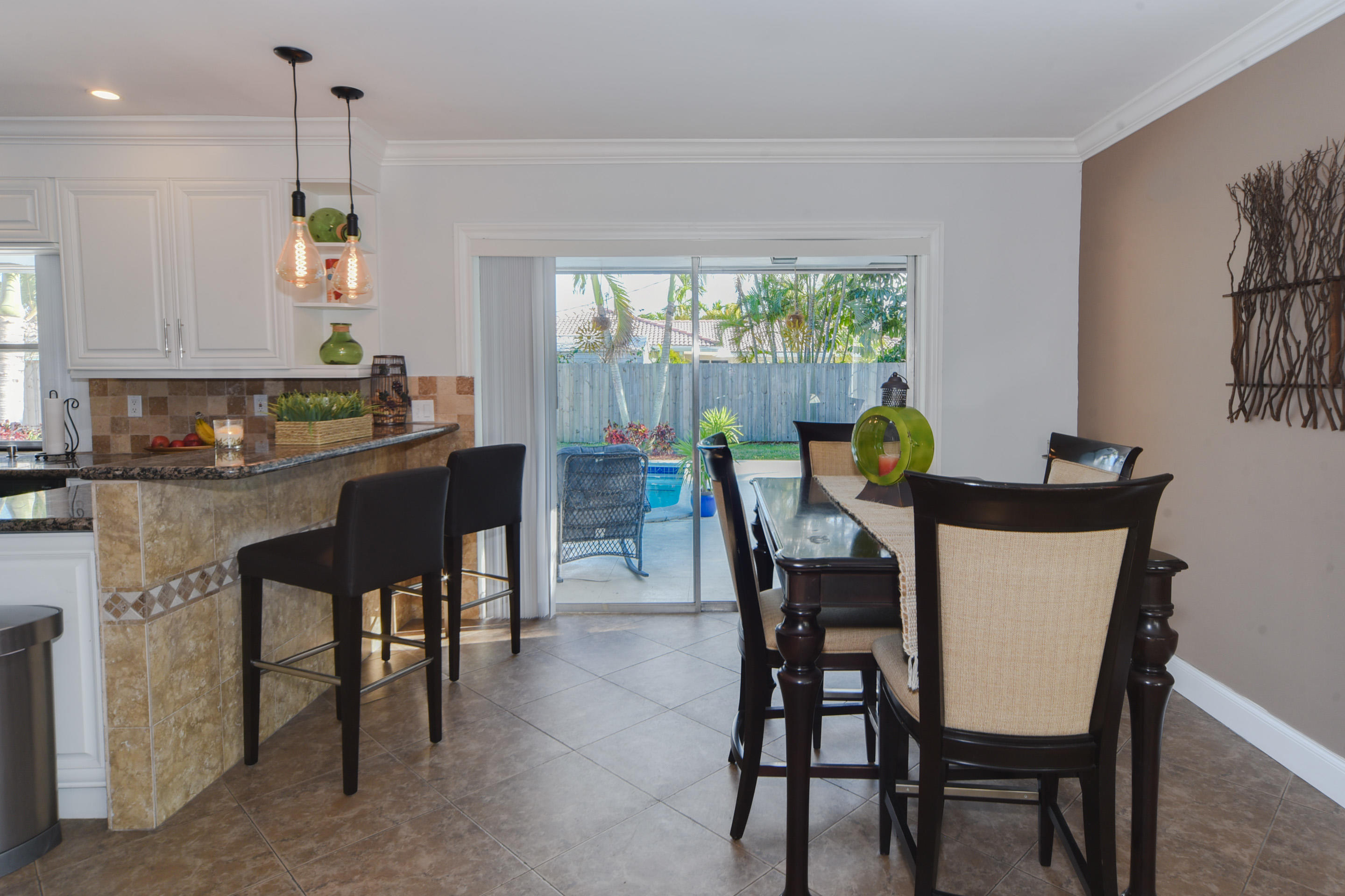 1298 Southwest 13th Street Boca Raton, FL 33486 - Photo 16 of 28 17 Dining Area