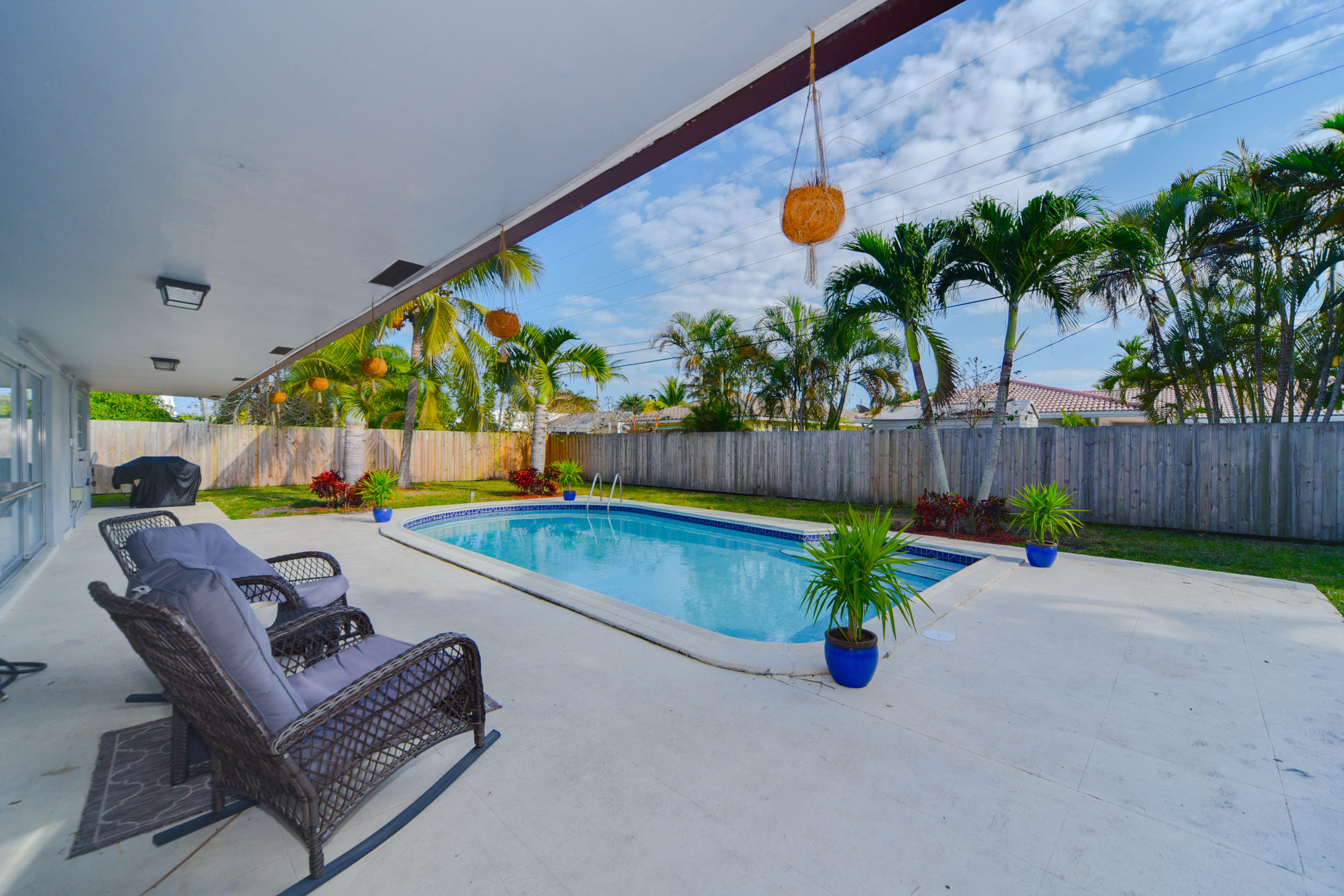 1298 Southwest 13th Street Boca Raton, FL 33486 - Photo 22 of 28 23 Pool