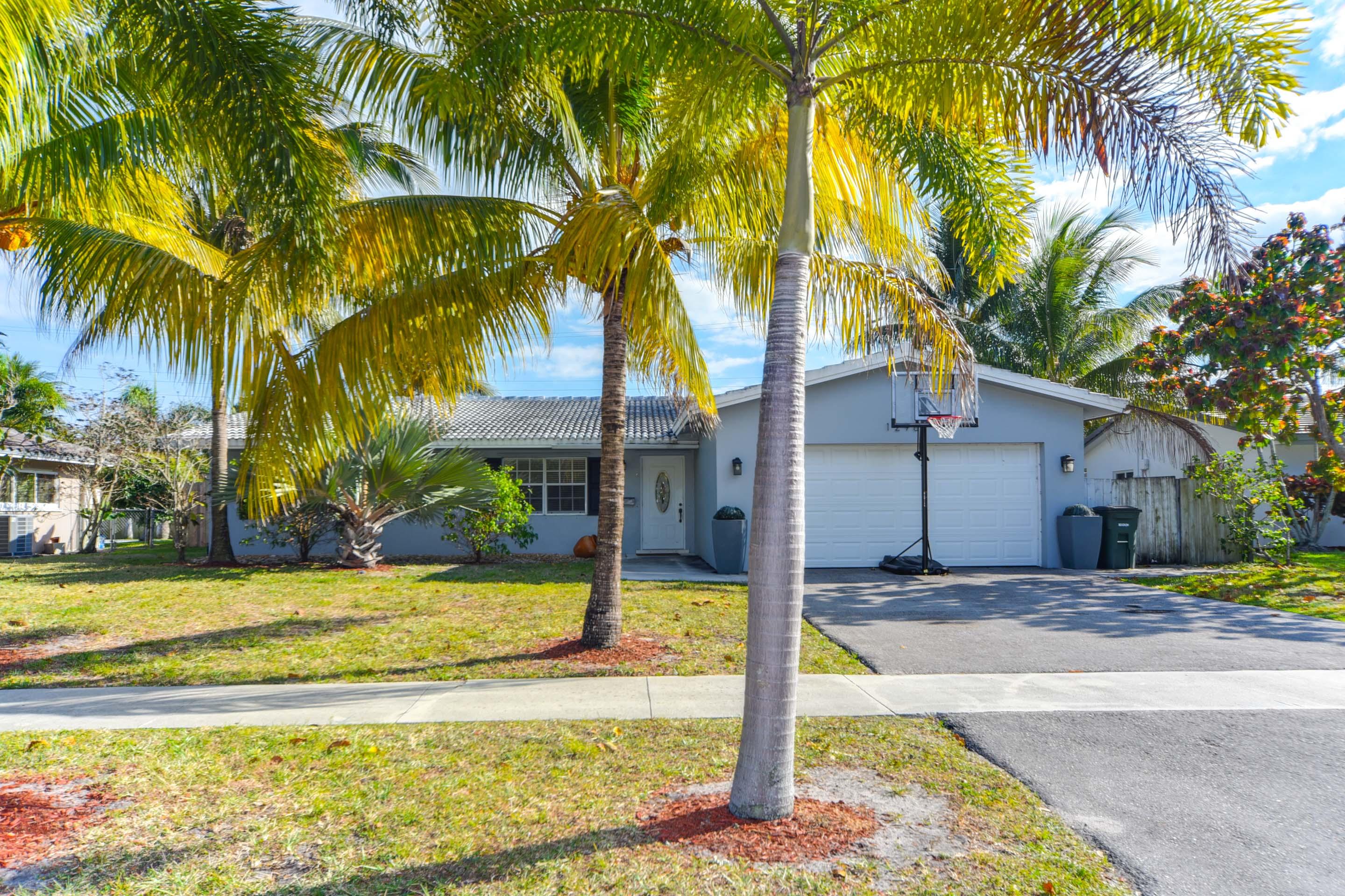 1298 Southwest 13th Street Boca Raton, FL 33486 - Photo 28 of 28 29 Front Exterior