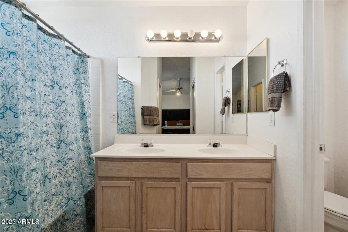 8724 West Coronado Road Phoenix, AZ 85037 - Photo 16 of 22 05-DSC03804