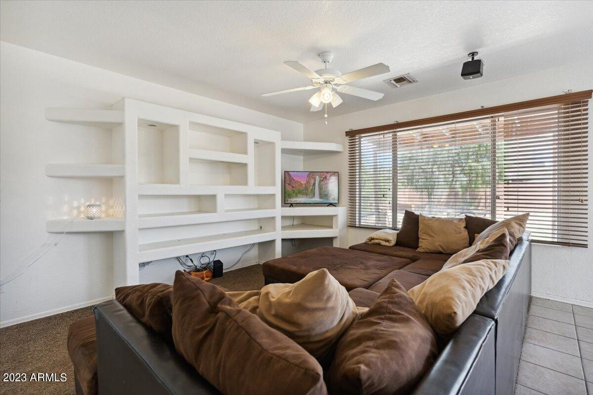 8724 West Coronado Road Phoenix, AZ 85037 - Photo 5 of 22 16-DSC03840