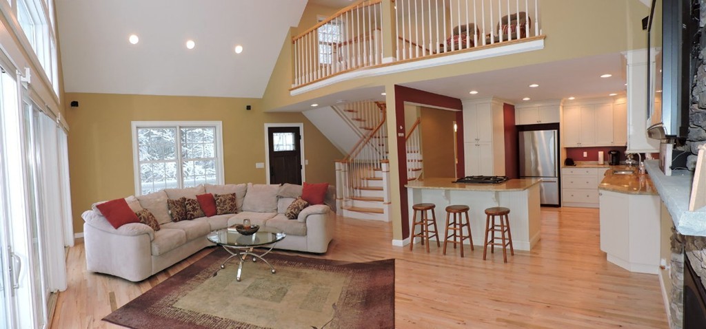 8 Reid Smith Cove Road Webster, MA 01570 - Photo 9 of 30 a living room with furniture and wooden floor