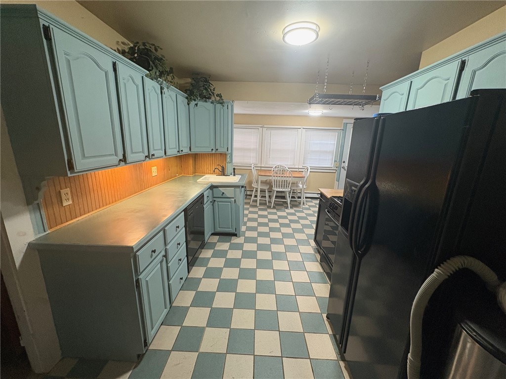 27 Matteson Street Coventry, RI 02816 - Photo 4 of 19