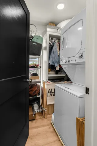 a view of utility room