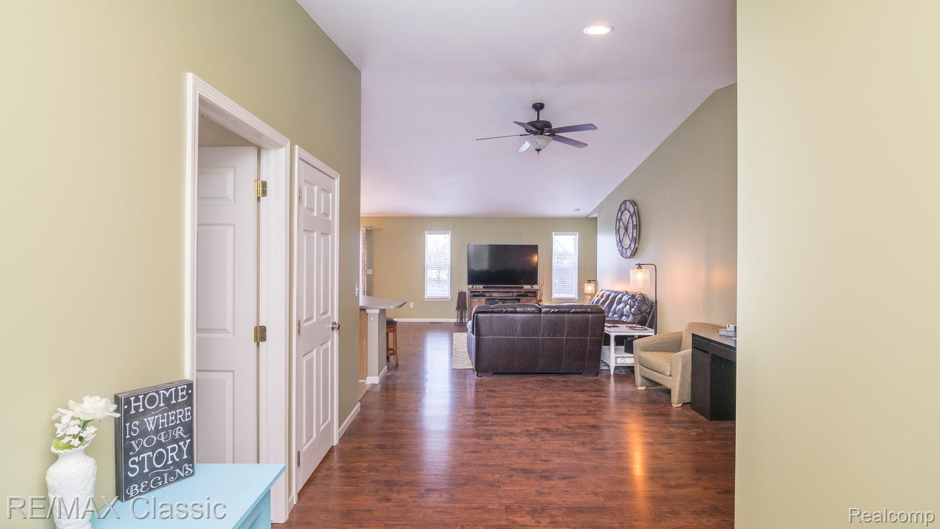 612 Rustic Trail Linden, MI 48451 - Photo 3 of 40 Full view of the open concept from the front door.