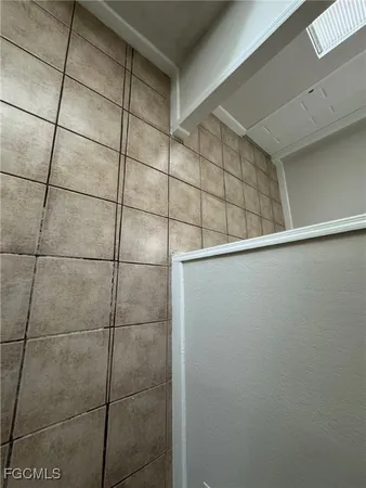 view of utility room with washer and dryer