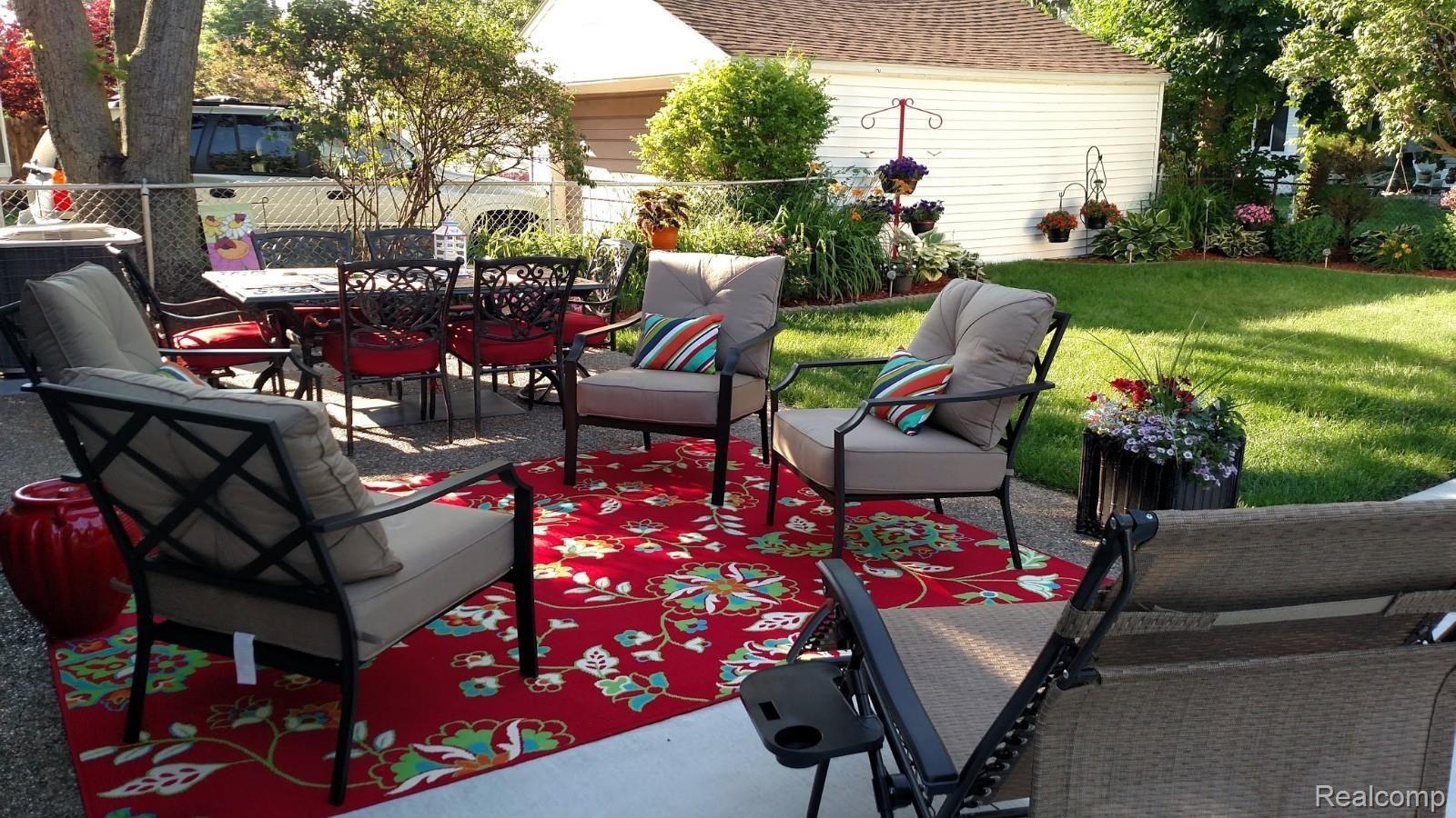1726 Newcastle Road Grosse Pointe, MI 48236 - Photo 2 of 23 33832.jpeg