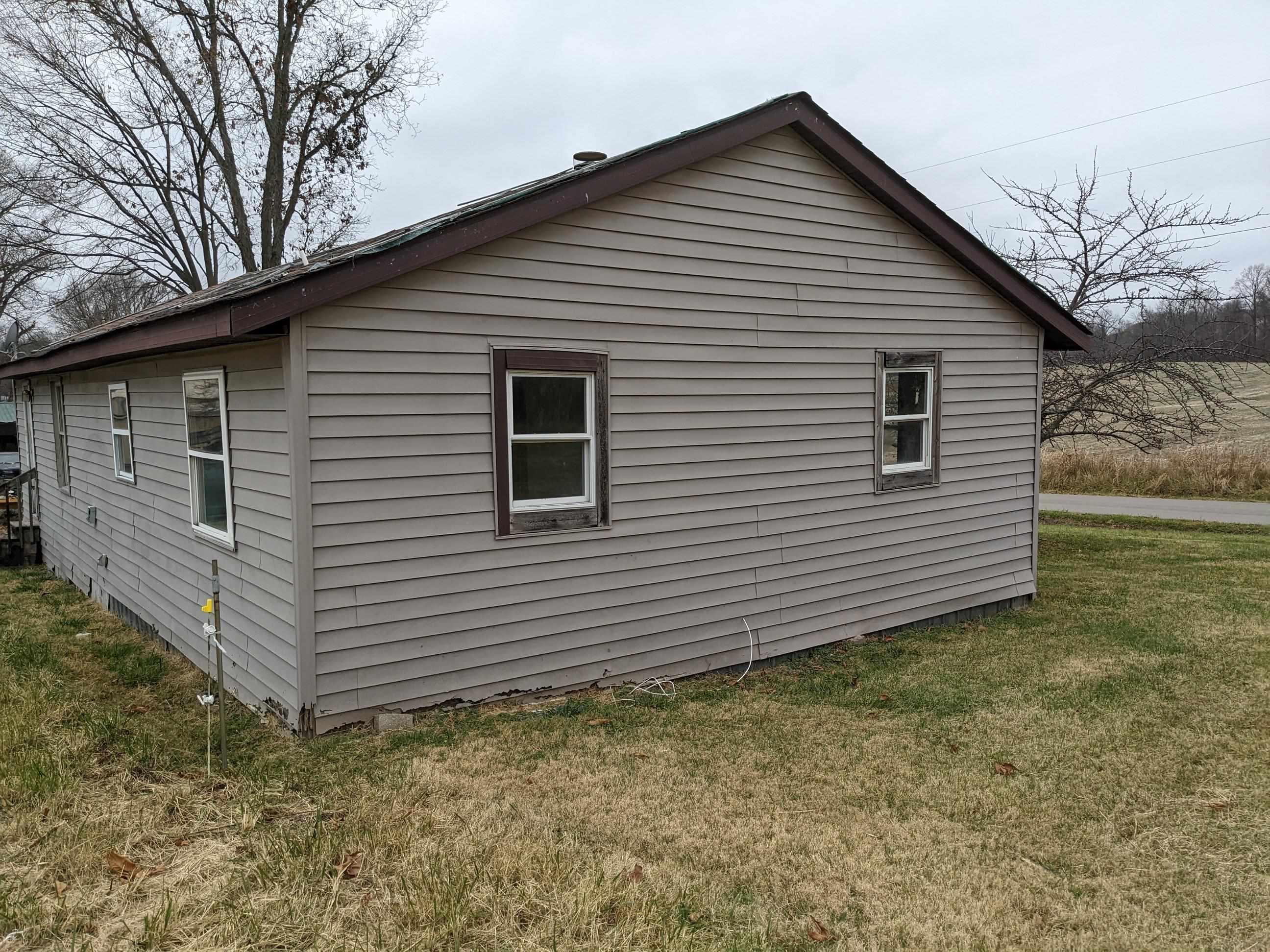 3750 East Tulip Road Bloomfield, IN 47424 - Photo 3 of 12