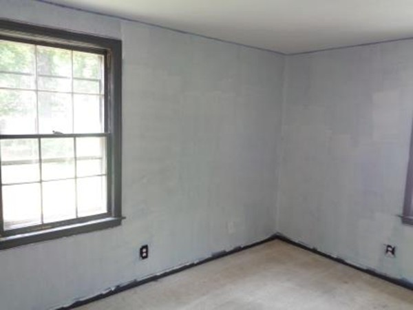 42 Lumae Street Springfield, MA 01119 - Photo 8 of 14