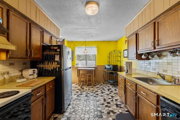 $299,000 | 113 Shagbark Drive, Unit 113, Derby, CT 06418