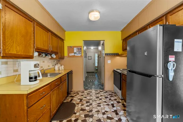 $299,000 | 113 Shagbark Drive, Unit 113, Derby, CT 06418