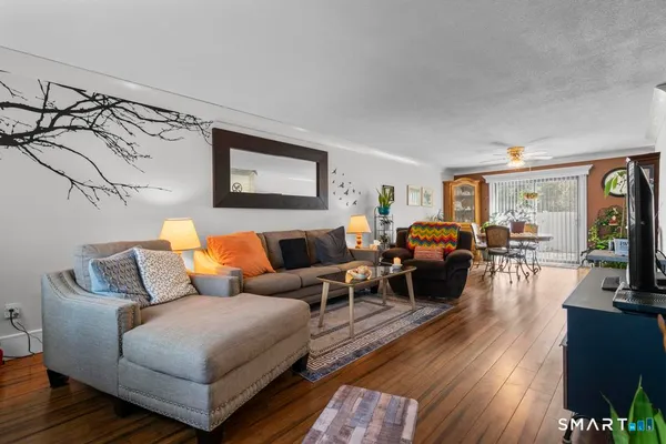 $299,000 | 113 Shagbark Drive, Unit 113, Derby, CT 06418