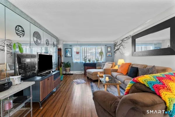 $299,000 | 113 Shagbark Drive, Unit 113, Derby, CT 06418