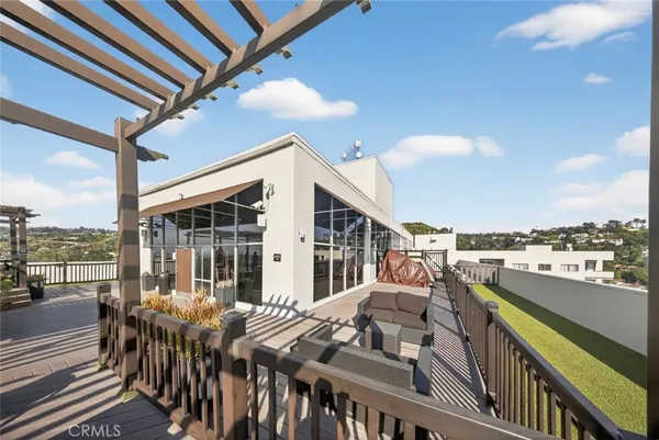 $3,950 | 7250 Franklin Avenue, Unit 409, Los Angeles, CA 90046