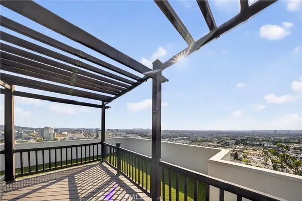 $3,950 | 7250 Franklin Avenue, Unit 409, Los Angeles, CA 90046