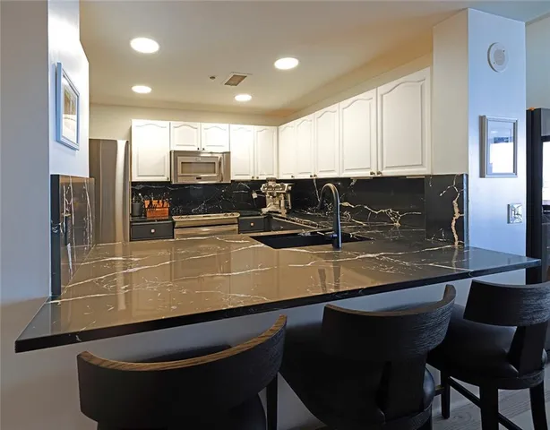 $329,000 | 3475 Oak Valley Road Northeast, Unit 1405, Atlanta, GA 30326