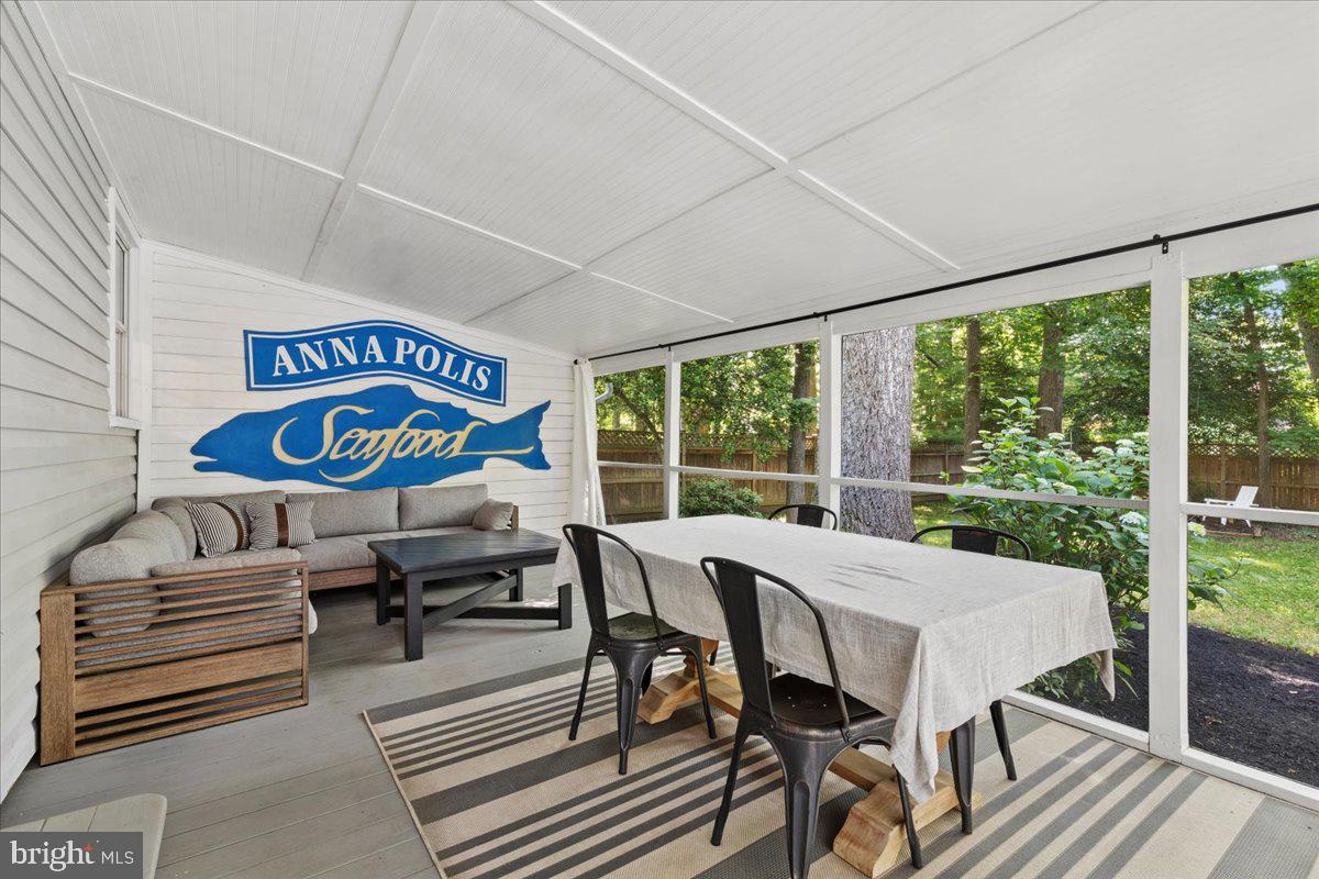 2648 Ogleton Road Annapolis, MD 21403 - Photo 19 of 48 Screened in porch
