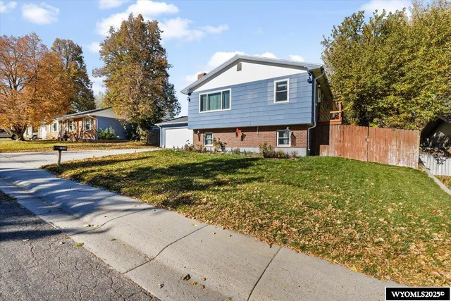 $360,000 | 3330 Saratoga Road, Casper, WY 82604