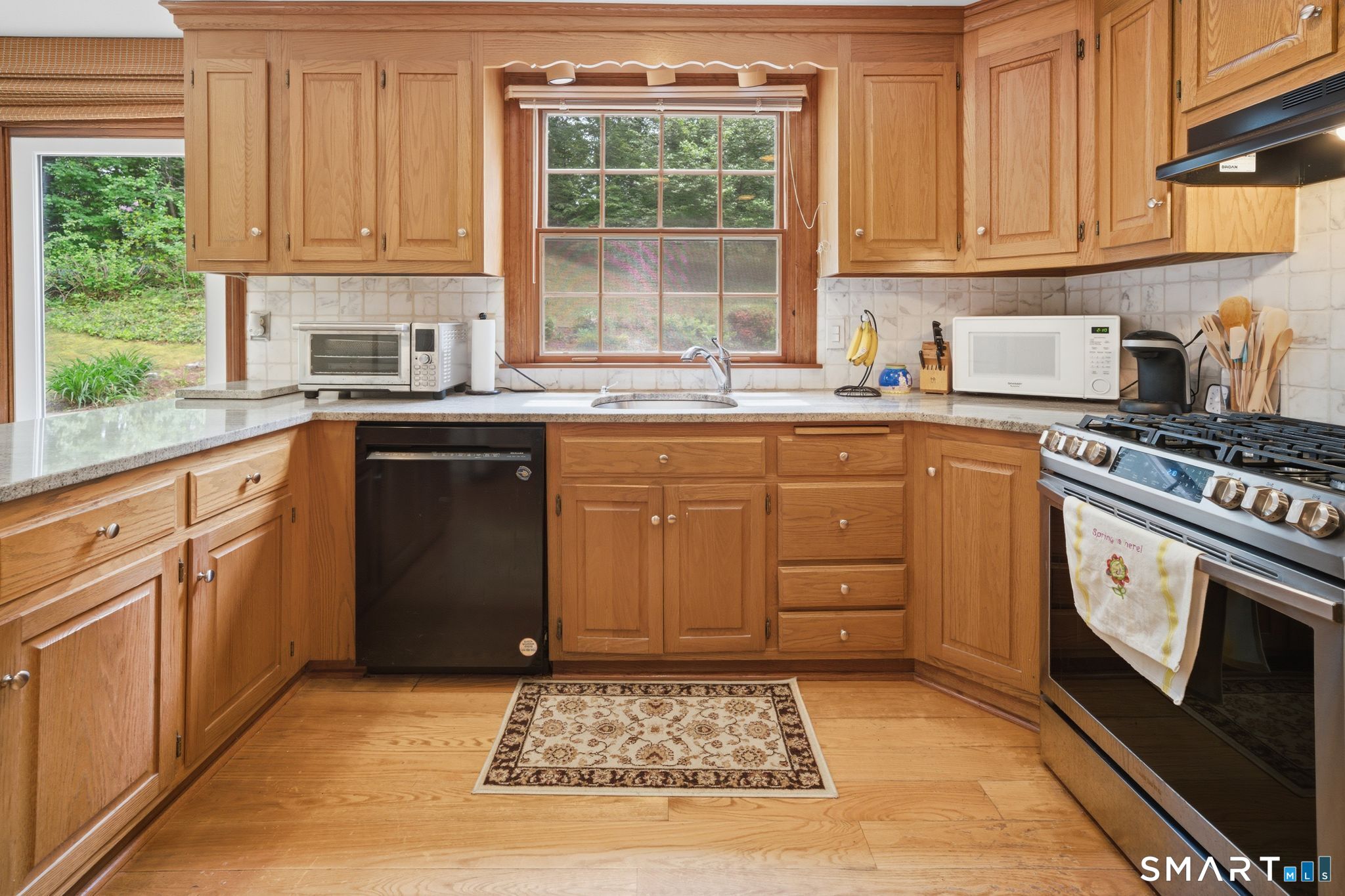 141 Founders Road Glastonbury, CT 06033 - Photo 18 of 40