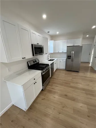 $2,600 | 27 Newbury Street, Unit 2, Providence, RI 02904