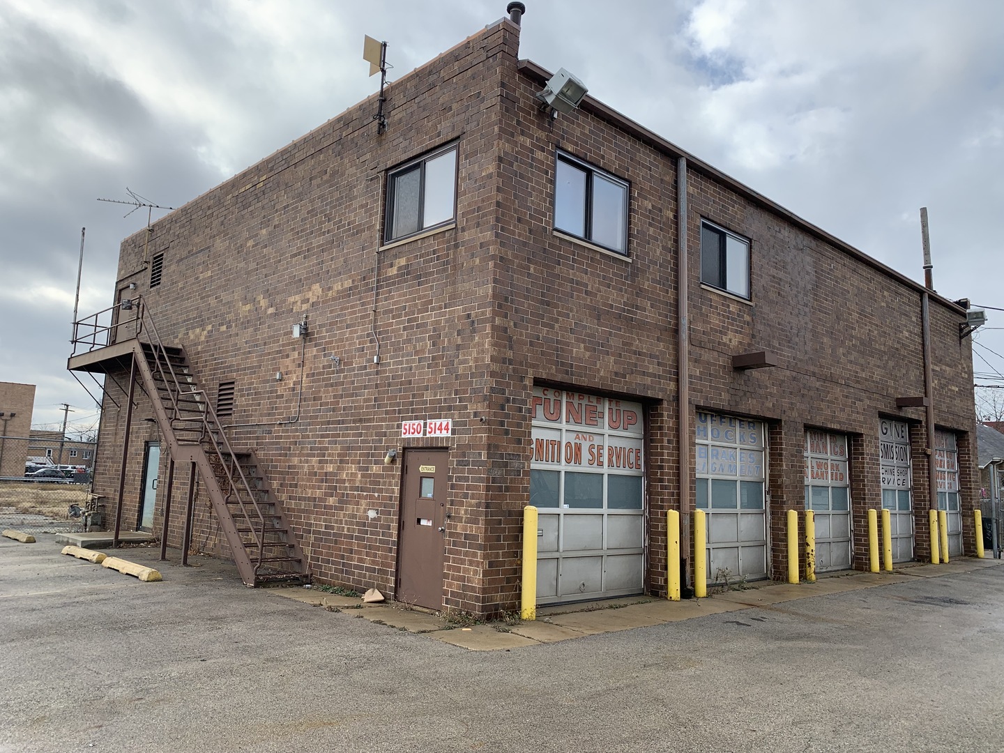 5130-50 North Cicero Avenue Chicago, IL 60630 - Photo 4 of 5 a house view