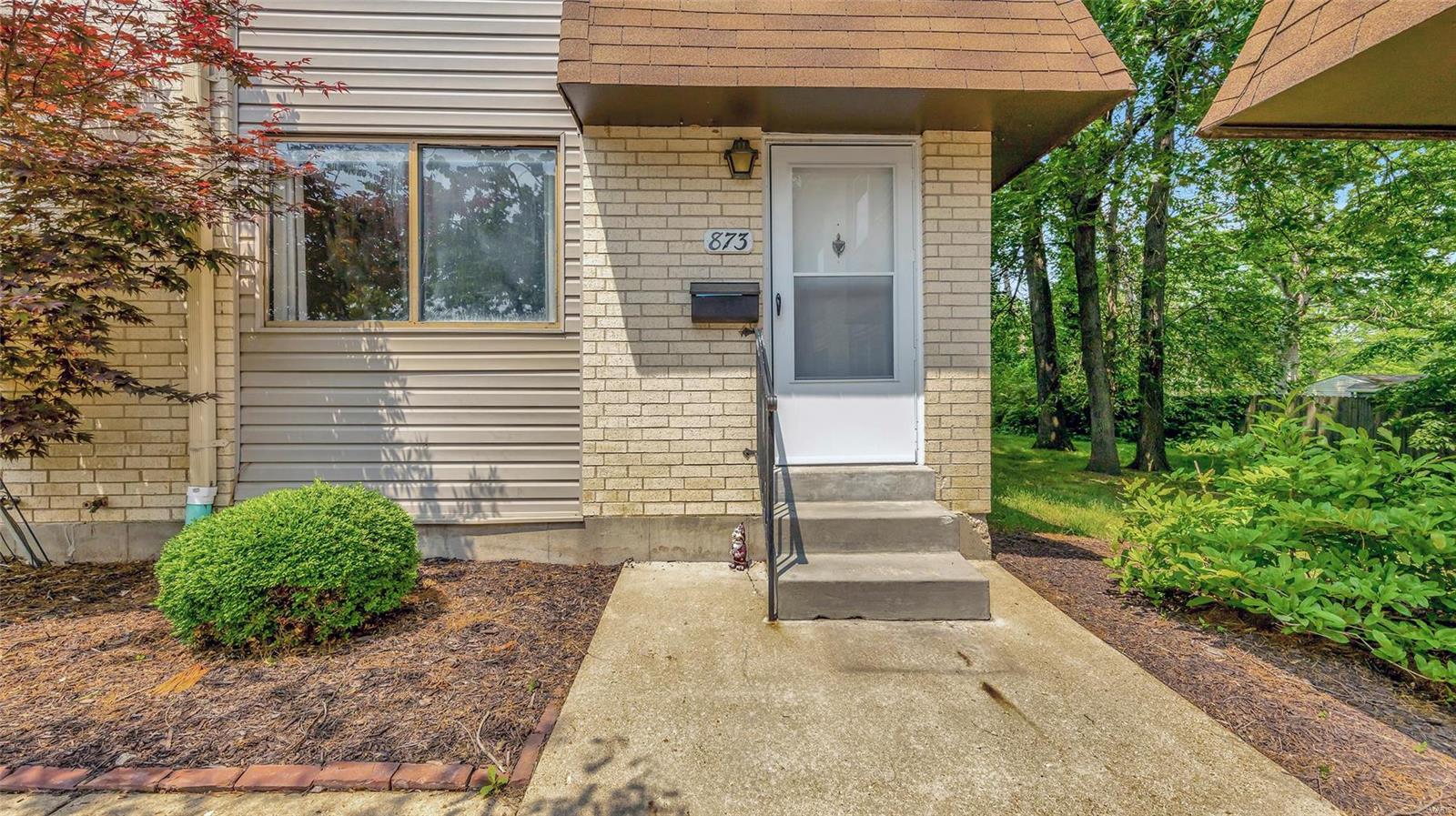 873 Portsdown Road Ballwin, MO 63011 - Photo 1 of 32 Gallery Image 1