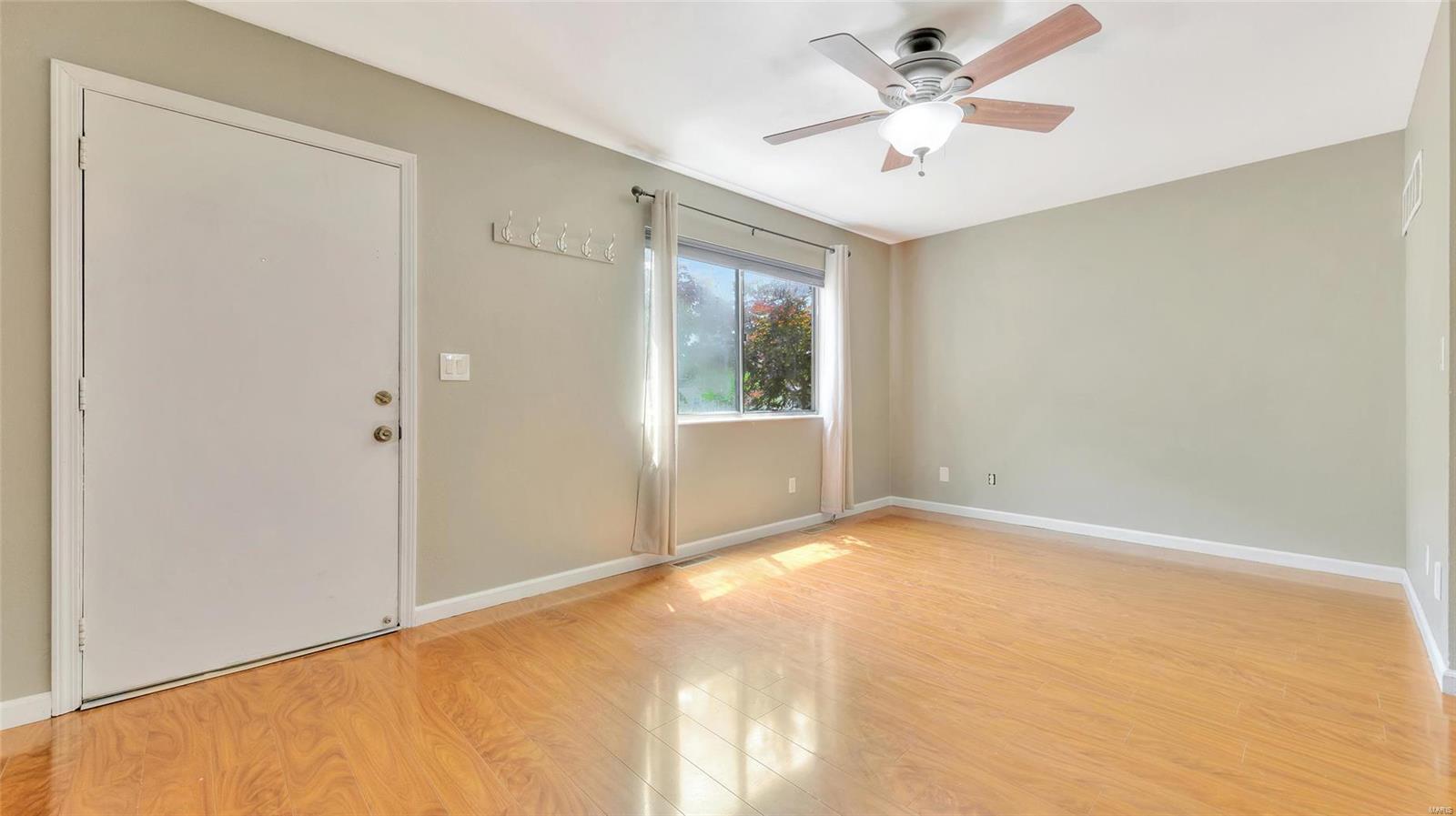 873 Portsdown Road Ballwin, MO 63011 - Photo 6 of 32 Gallery Image 6