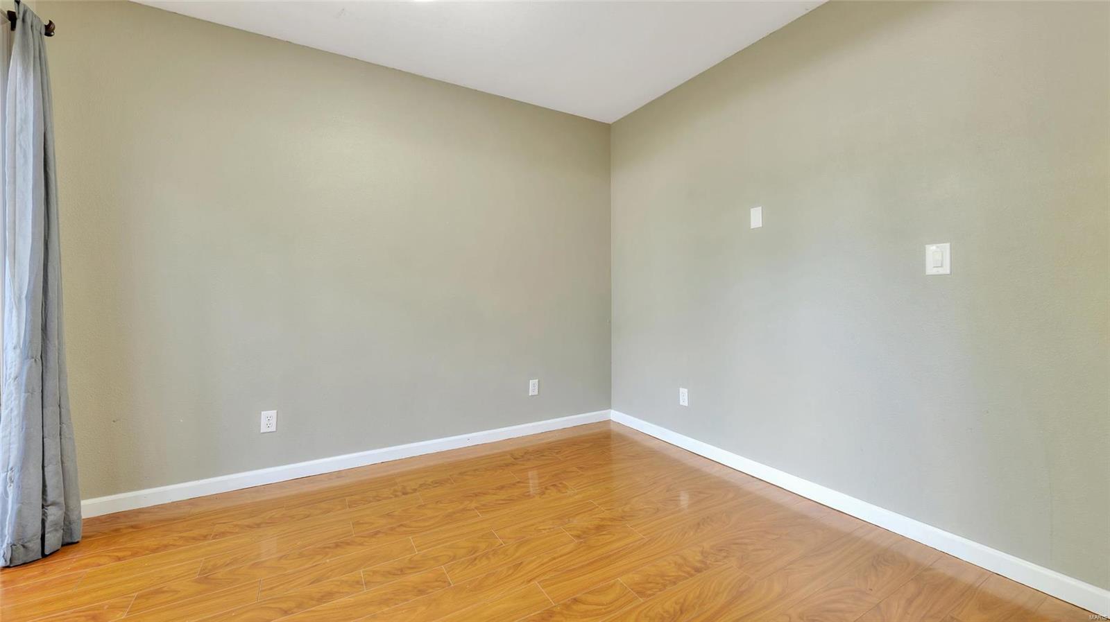 873 Portsdown Road Ballwin, MO 63011 - Photo 9 of 32 Gallery Image 9