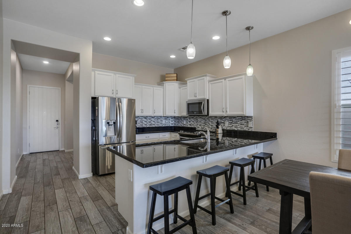 20573 West Point Ridge Road Buckeye, AZ 85396 - Photo 8 of 33 8-Kitchen