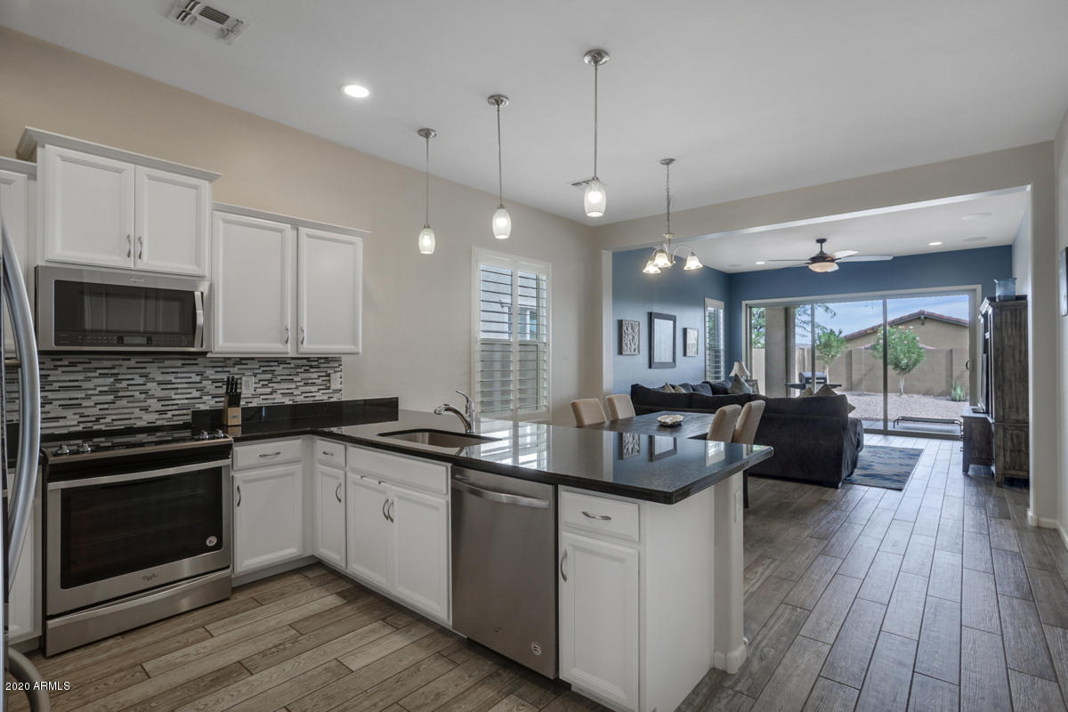 20573 West Point Ridge Road Buckeye, AZ 85396 - Photo 9 of 33 9-Kitchen