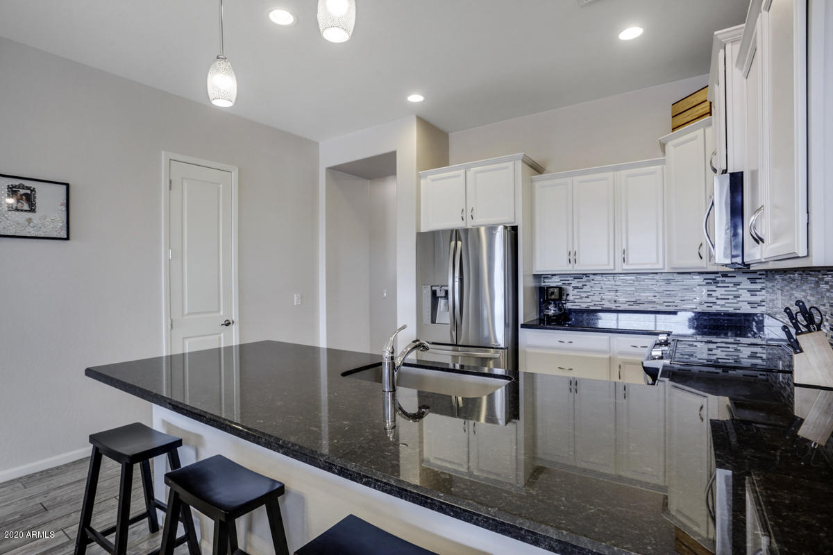 20573 West Point Ridge Road Buckeye, AZ 85396 - Photo 10 of 33 10-Kitchen