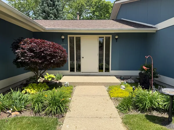 $164,900 | 4904 West Oakwood Drive, Unit A, McHenry, IL 60050