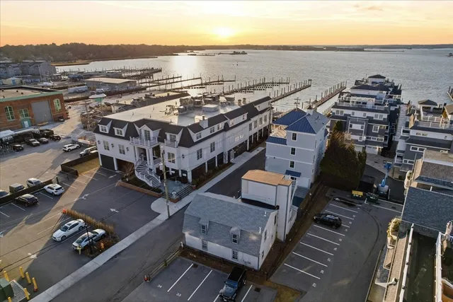 $2,000,000 | 5 Lee's Wharf, Newport, RI 02840